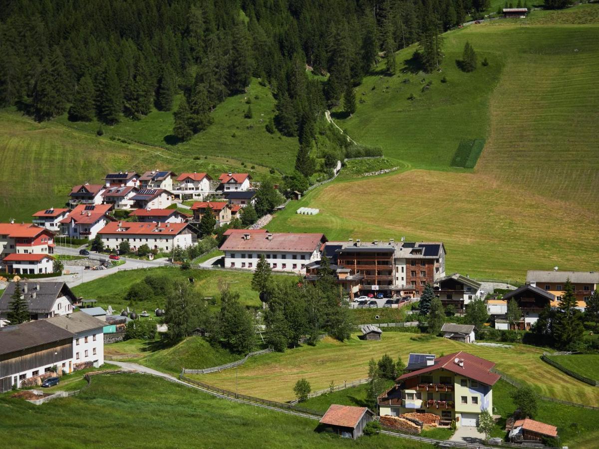 Almi'S Berghotel Obernberg am Brenner Buitenkant foto